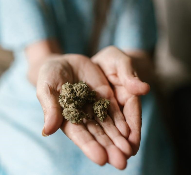 Der Besitz von mehr als 5 Gramm Marihuana ist strafbar.