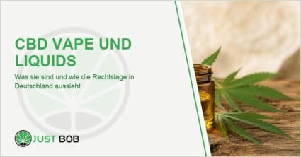 Getrocknete Hanfblüten neben einem Glas mit goldenem Hanfextrakt und einem grünen Hanfblatt auf Holz